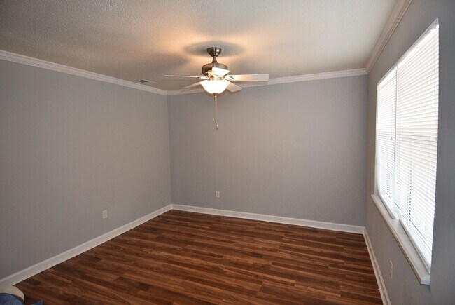 Building Photo - House for Rent