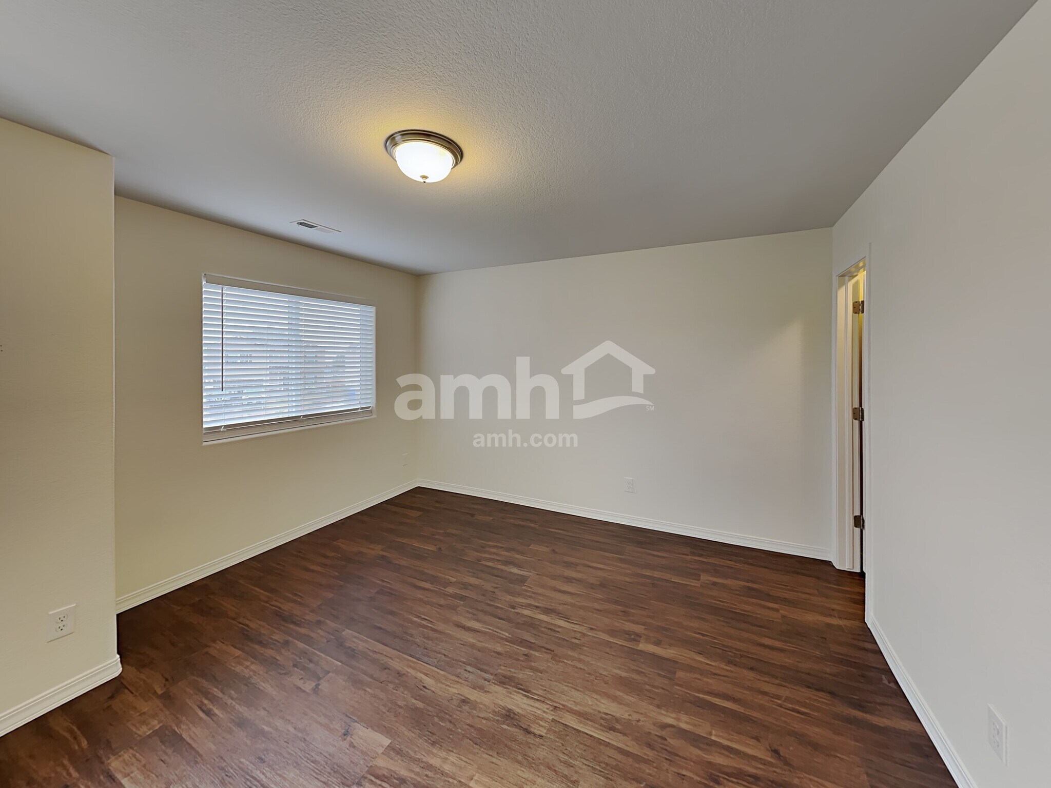 Building Photo - 11342 Avena Rd