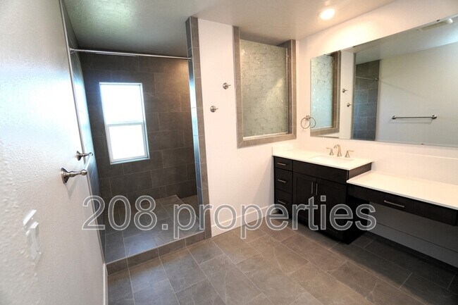 Building Photo - 245 E Caldera St