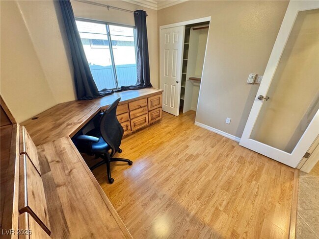 Building Photo - 5805 Hawkeye Bell St