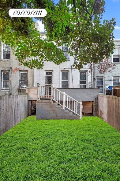 Building Photo - 366 E 28th St