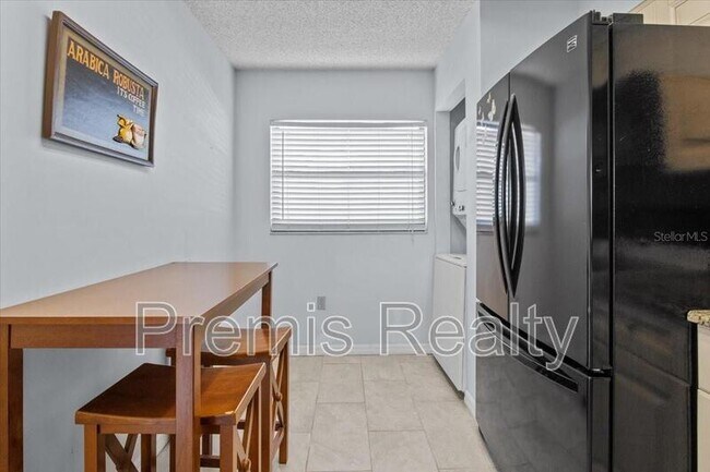 Building Photo - 900 Cove Cay Dr