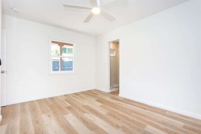Building Photo - COMING SOON!! Amazing Renovated 1-BR Unit ...