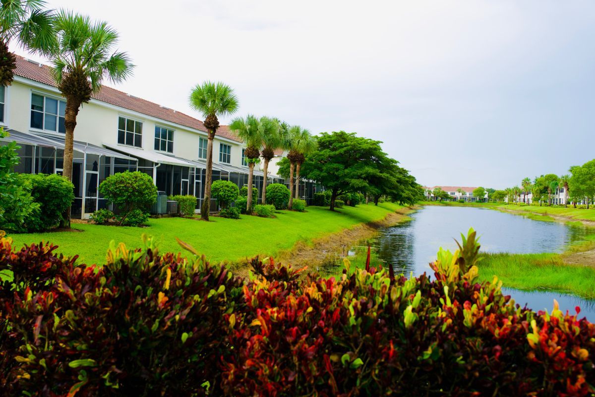 Building Photo - 1260 Oxford Ln