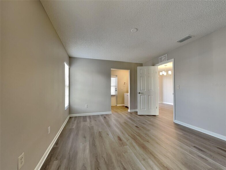 Building Photo - 646 Pine Forest Dr