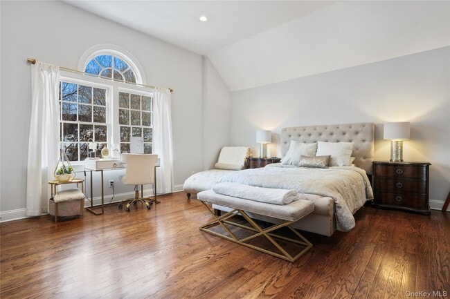 Building Photo - 11 Station Pl