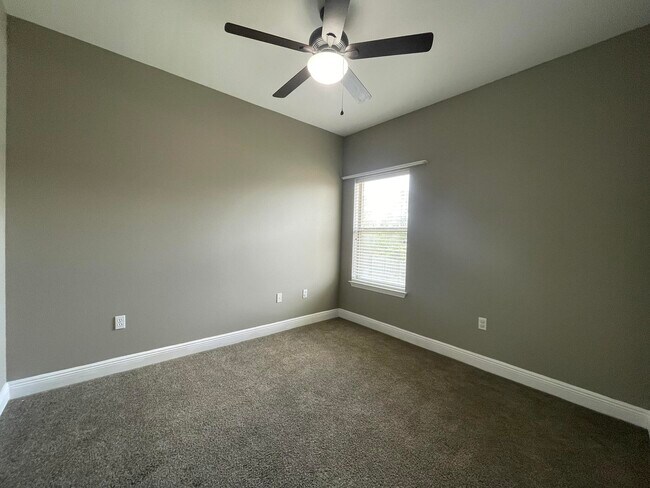 Building Photo - 148 Crab Apple Ave