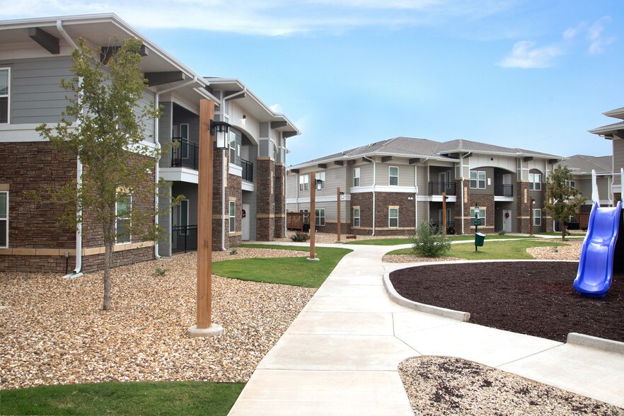 Building Photo - Reserves at Preston Trails