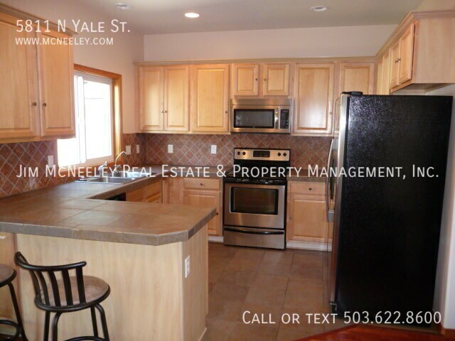 Building Photo - 5811 N Yale St