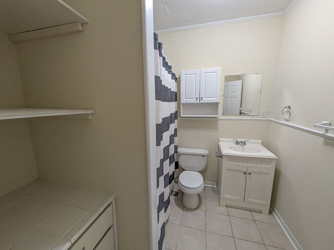 Building Photo - 458 Belvedere Dr