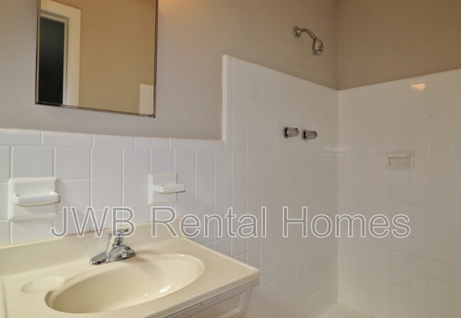 Building Photo - 3054 Yanlee Ln
