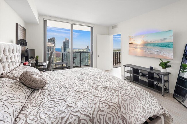 Building Photo - 45 SW 9th St