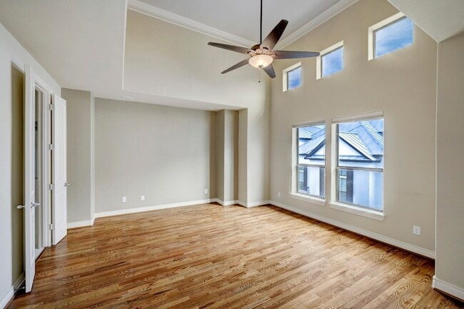 Building Photo - 8906 Lakeshore Bend Dr