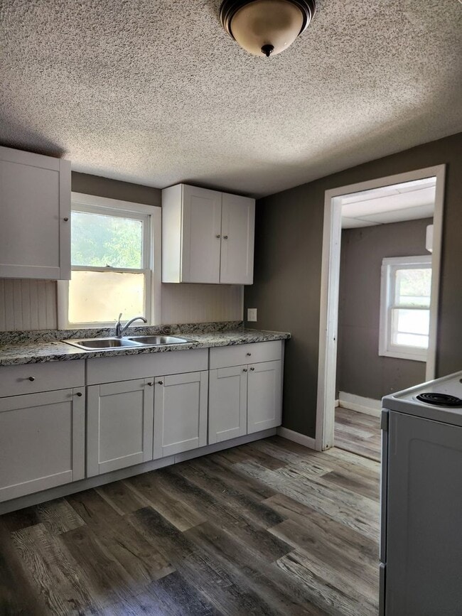 Building Photo - 4-Bedroom Family Home for Rent – $1,200/mo...