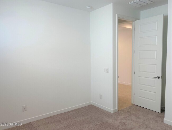 Building Photo - 9426 W Devonshire Ave