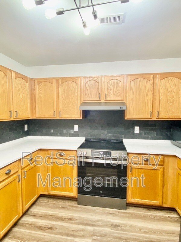 Building Photo - 100 Zinfandel Rd