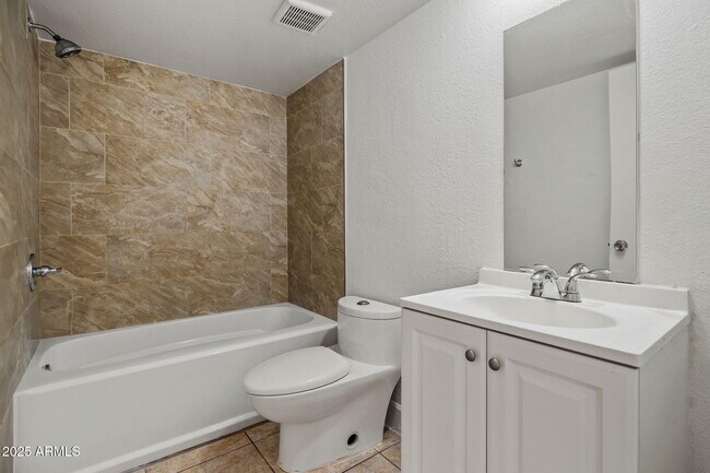 Building Photo - 2698 N 43rd Ave