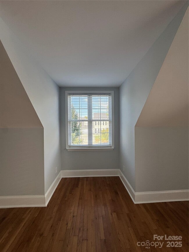 Building Photo - 4533 Cades Cove Dr