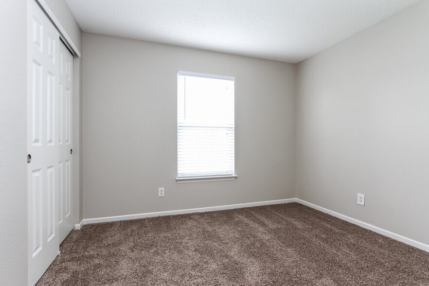 Building Photo - 6906 W Dover Pl