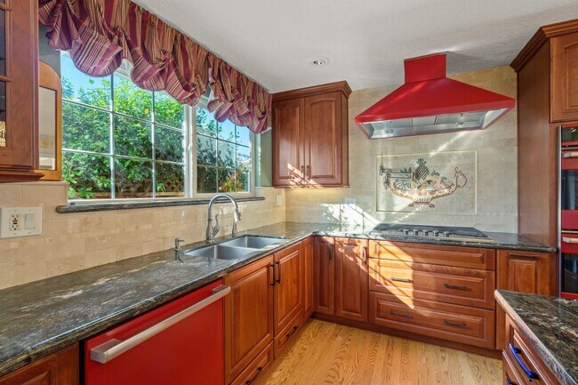 Building Photo - POOL PARADISE IN A COVETED NEIGHBORHOOD STYLISH UPGRADES | EXTREME CONVENIENCE