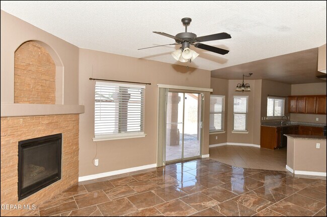 Building Photo - 3257 Sunset Point Dr