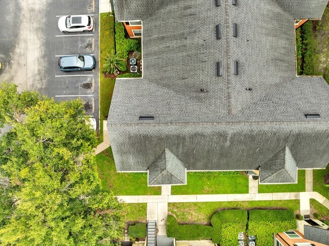 Building Photo - Fully Remodeled 3/2 with Loft in MetroWest...