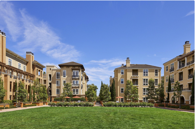 Building Photo - 65 Rio Robles E