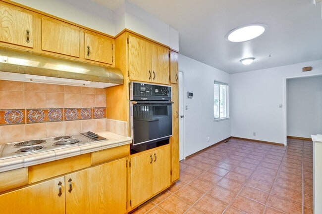 Building Photo - 1534 Crespi Dr