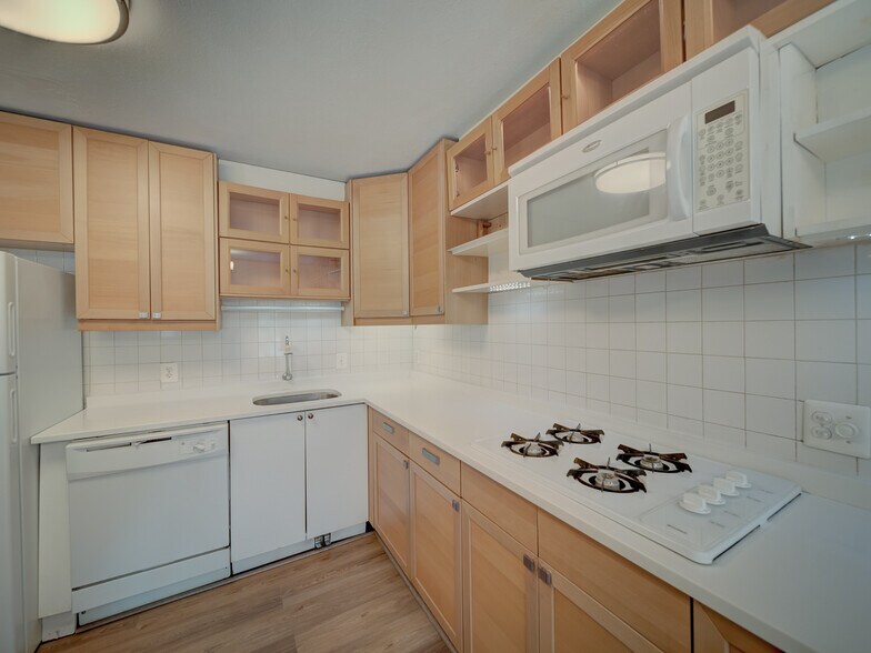 Building Photo - 5017 7th Rd S