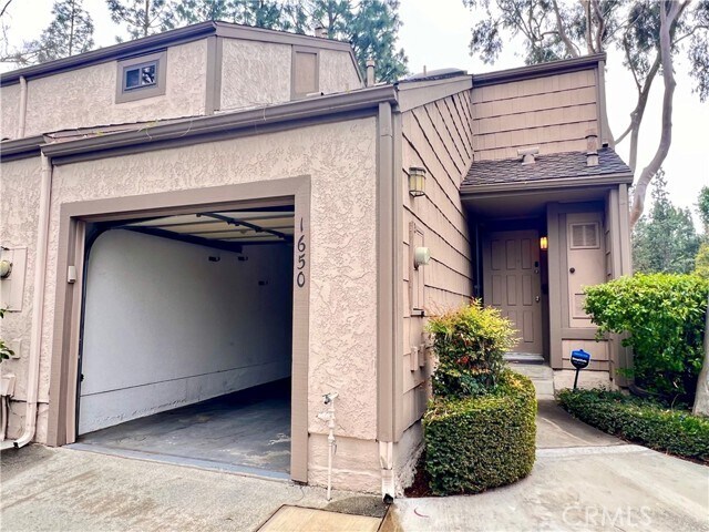 Building Photo - 1650 Clear Springs Dr