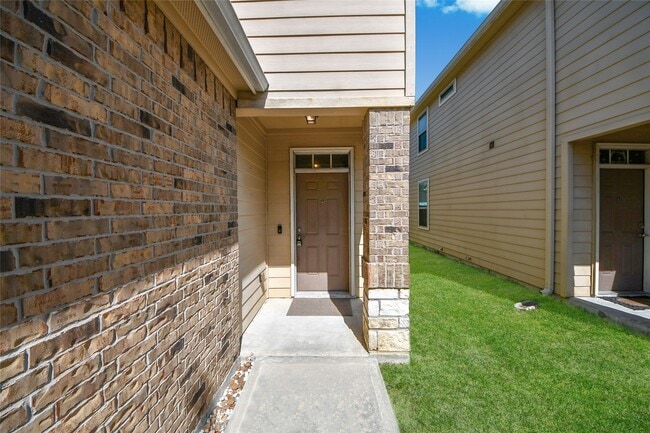 Building Photo - 17024 Wilthorne Gardens Ct