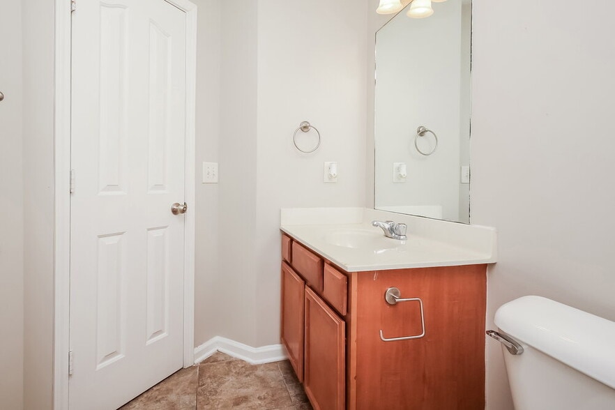 Building Photo - 8047 Logan Dr