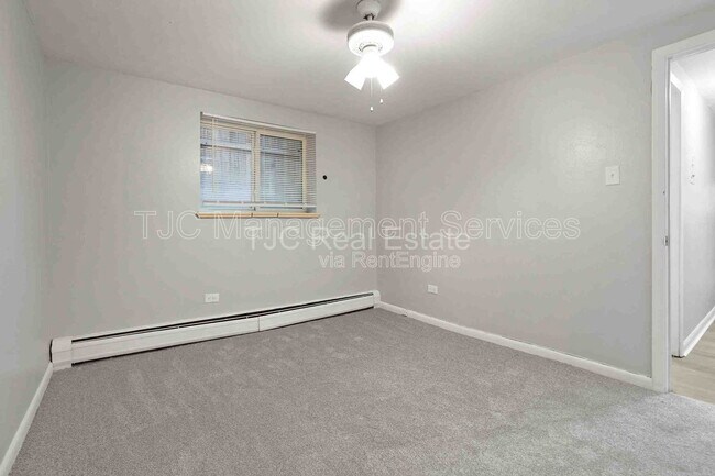 Building Photo - 42 N Pearl St