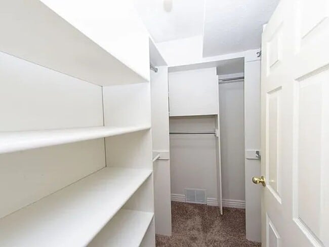 Building Photo - 11132 Sandy Creek Dr