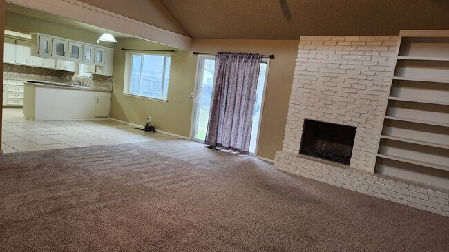 Building Photo - 2508 W Dallas Ct