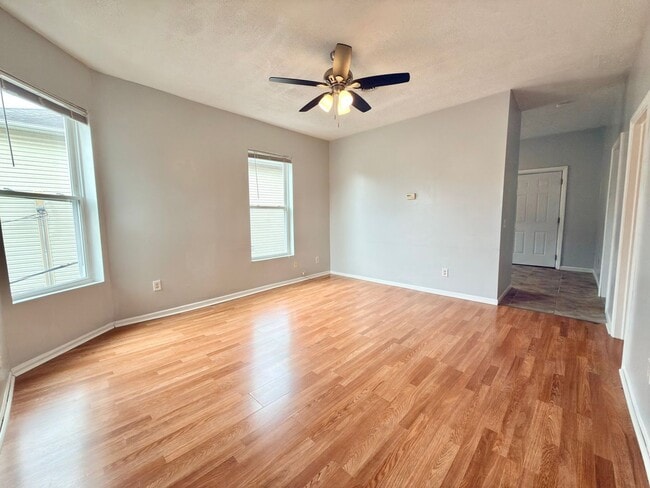 Building Photo - 3254 Berwyn Pl