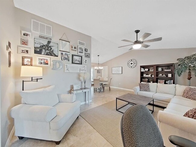 Building Photo - 308 Hammock Dr