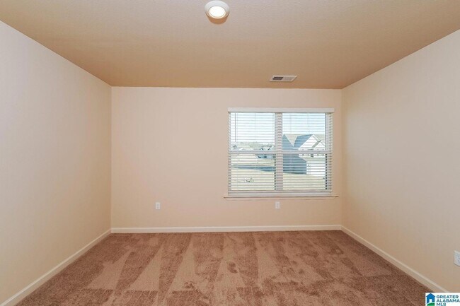 Building Photo - 430 Clover Cir
