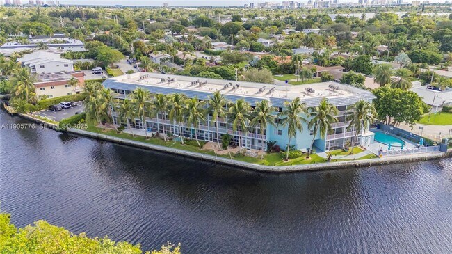 Building Photo - 801 NE 18th Ct