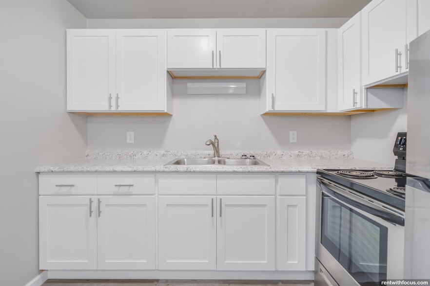 August Ridge 2010 Vine St Green Bay WI 54302 Apartment Finder