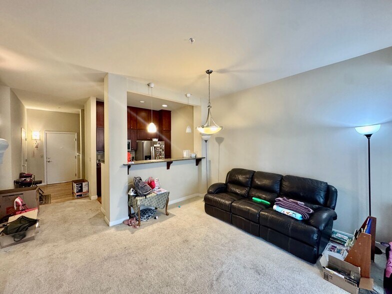 Building Photo - Modern Comfort Meets Prime Convenience in the Heart of Redmond’s Overlake (Reduced rent until May...