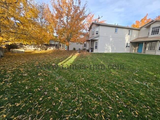 Building Photo - 1885 N Allumbaugh St