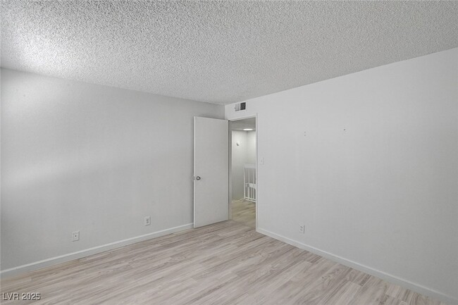 Building Photo - 7182 Acorn Ct