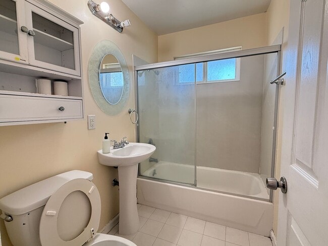 Building Photo - 1265-1271 Parkington Ave