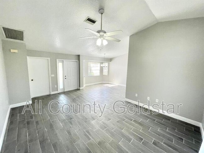 Building Photo - 19468 Edgewater Dr