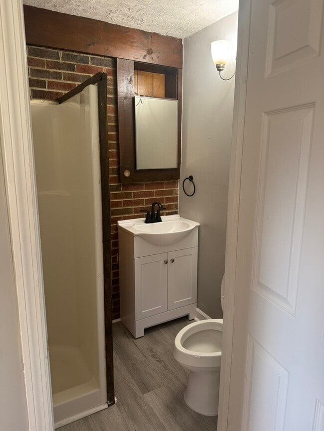 Building Photo - 1515 Rosedale Ave