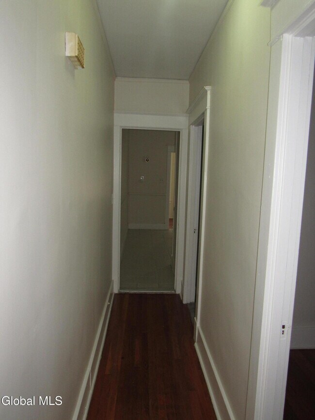 Building Photo - 866 Madison Ave