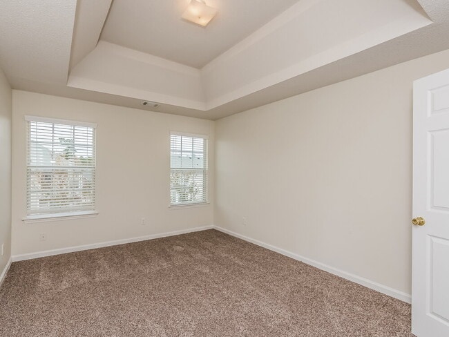 Building Photo - 1008 Spaniel Terrace