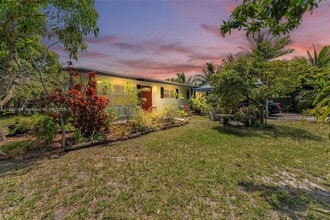 Building Photo - 3950 SW 53rd Ave