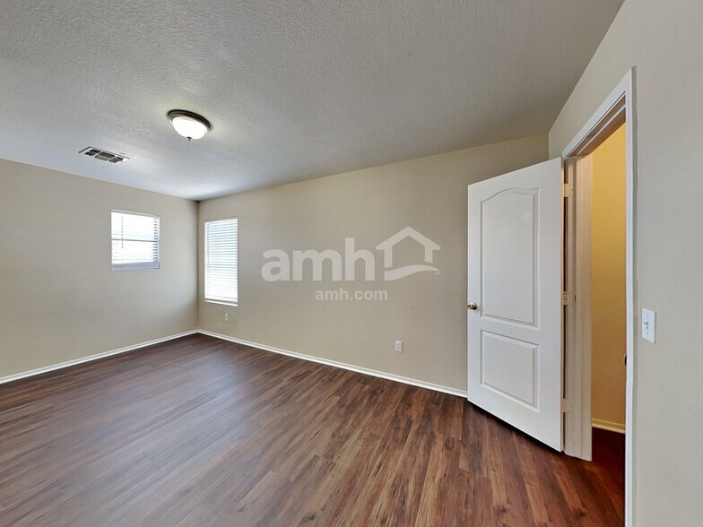 Building Photo - 16106 N 170th Ln